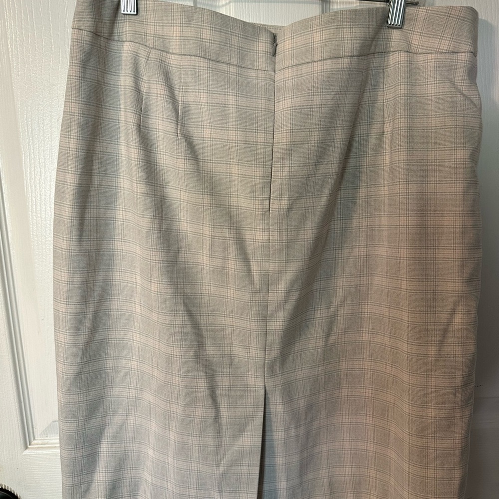 Ann Taylor pencil skirt - Picture 4 of 4